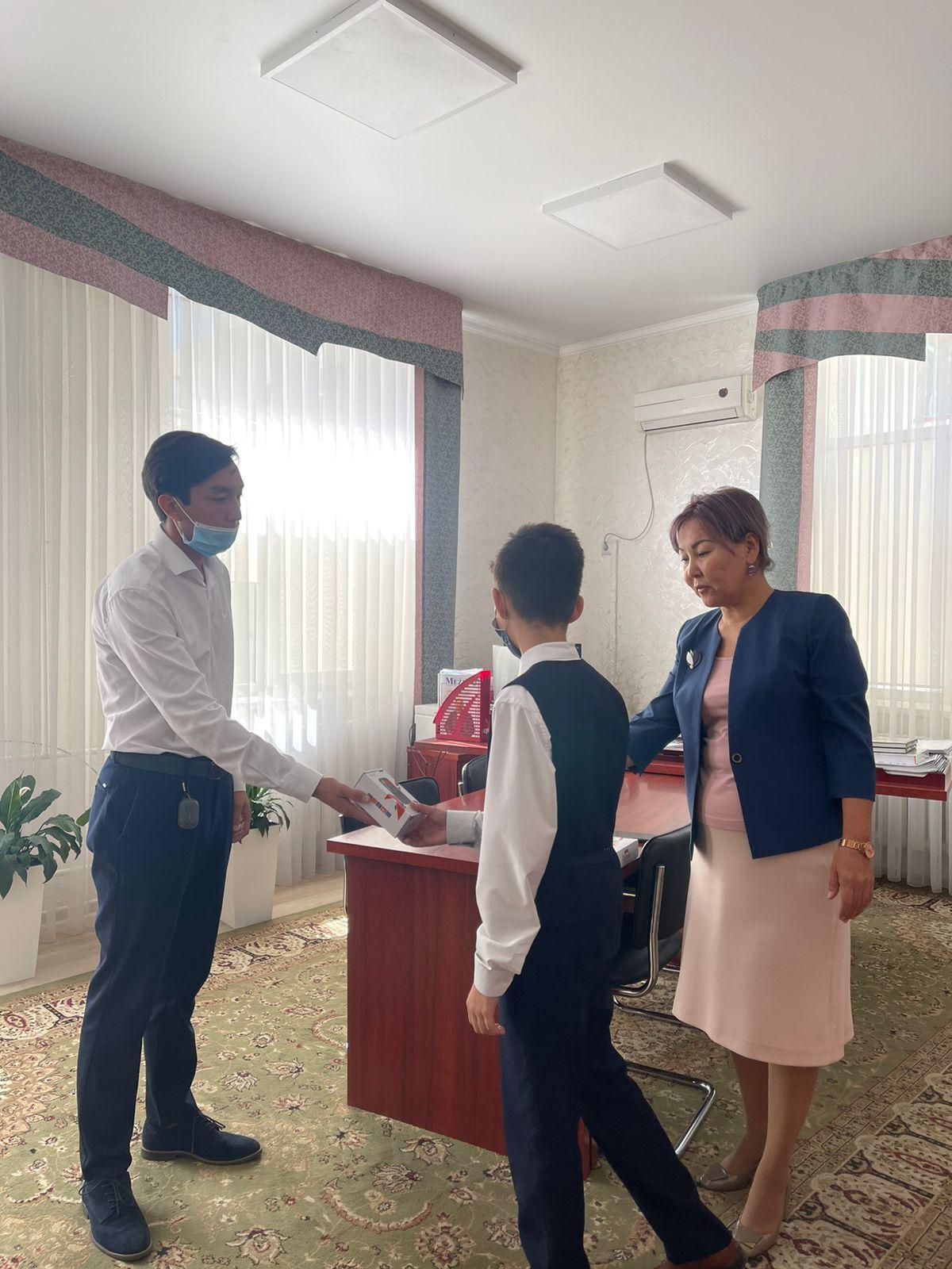 "Үлкенге - құрмет, кішіге - ізет"