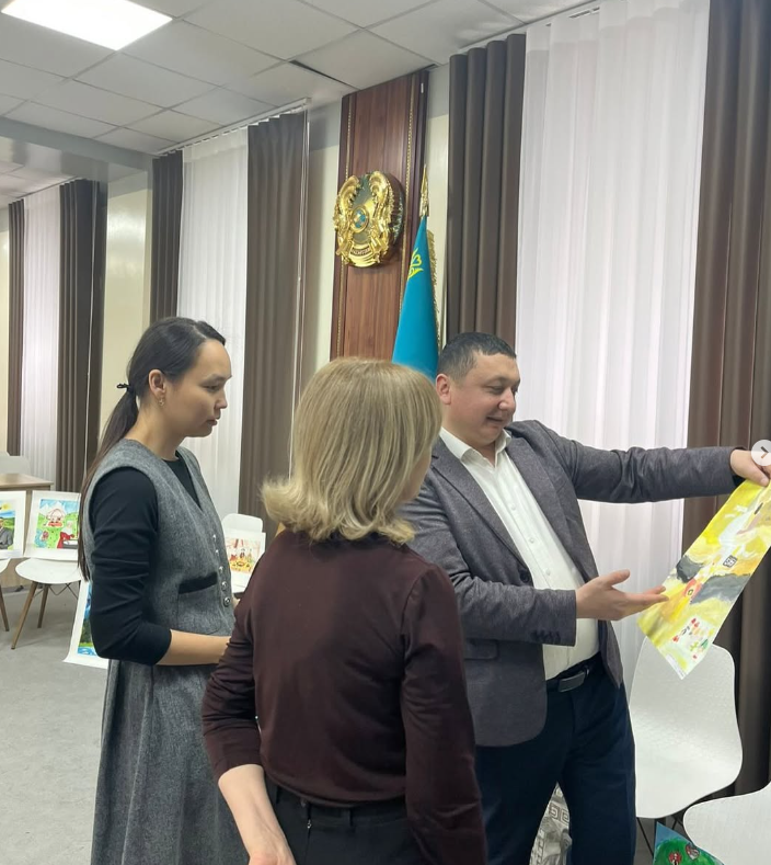 «Листая страницы» атты қалалық суреттер - иллюстрация байқауыны