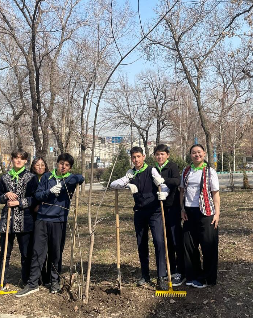 19 наурыз – Жаңару күніне орай лицей оқушылары мектеп аумағын тазалау жұмыстарын ұйымдастырды