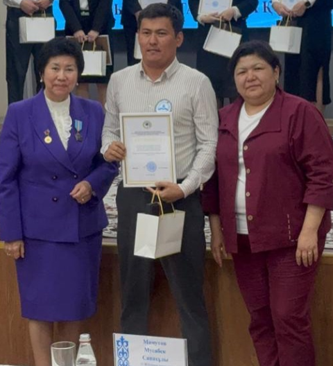 Физика пәні мұғалімі қалалық олимпиада жеңімпазы атанды