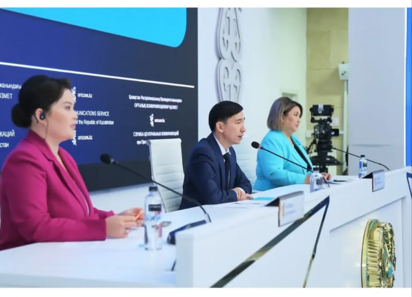 "Адал азамат": отбасы, мектеп және қоғам үндестігі – жаңартылған тәрбие бағдарламасы аясында өткізілген президент жанындағы отырысы