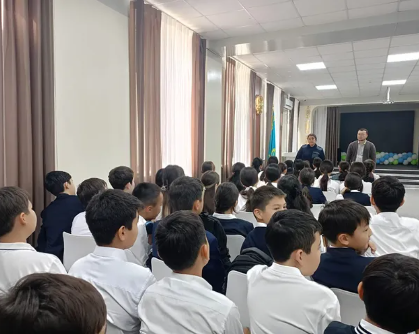 Лицейде жасөспірімдер арасындағы құқықбұзушылықтың алдын алу мақсатында маңызды профилактикалық кездесу өтт