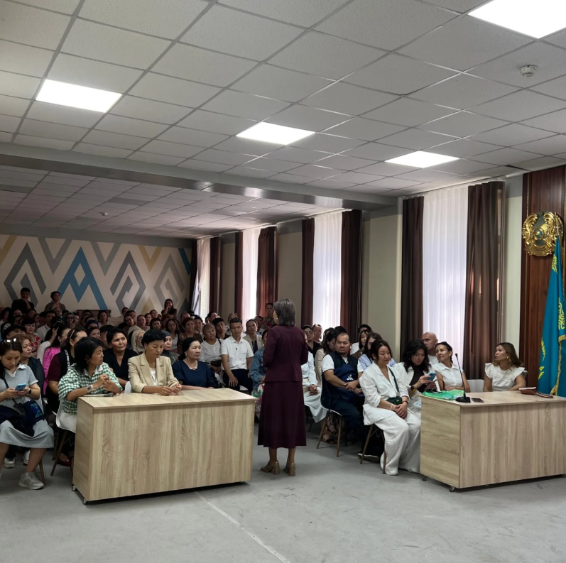 Ата-аналарға арналған буллинг пен кибербуллингтің алдын алу тақырыбында жиналыс-семинар өткізілді